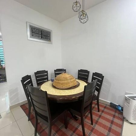 Hadeerna Homestay - Double Storey Terrace Chemor Bagian luar foto